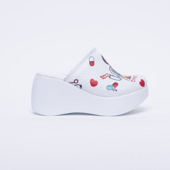 Анатомични медицински чехли на платформа от естествена кожа /