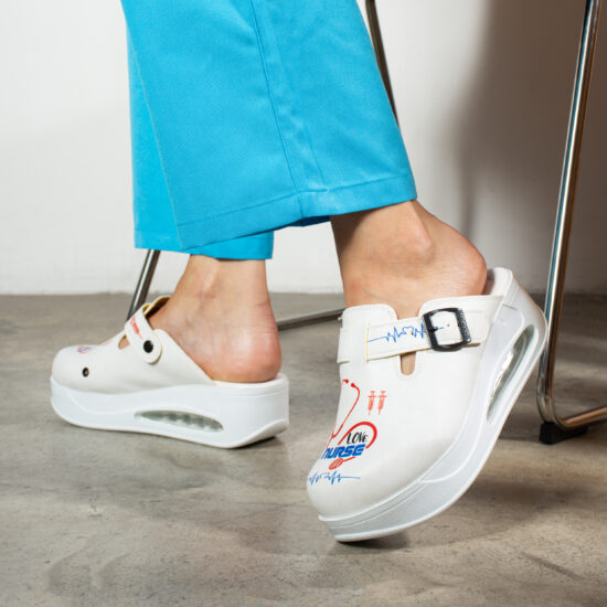 Дамско анатомично медицинско сабо на платформа /