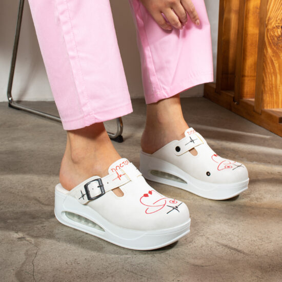 Alternative view of Дамско анатомично медицинско сабо на платформа