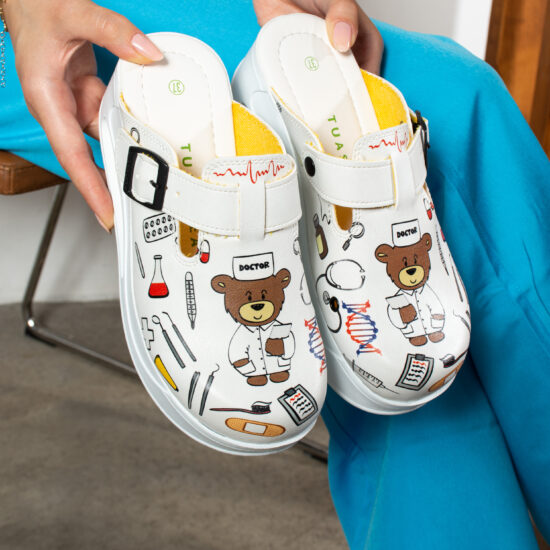 Alternative view of Дамско анатомично медицинско сабо на платформа