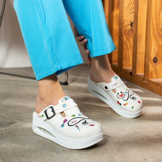 Дамско анатомично медицинско сабо на платформа /