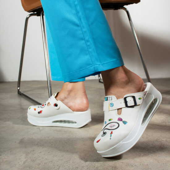 Дамско анатомично медицинско сабо на платформа /