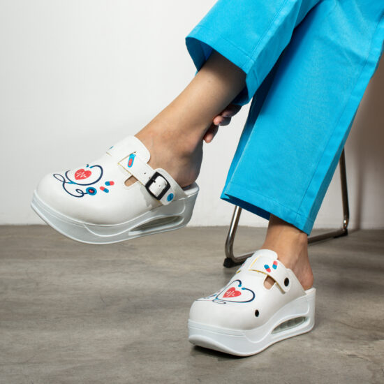 Alternative view of Дамско анатомично медицинско сабо на платформа