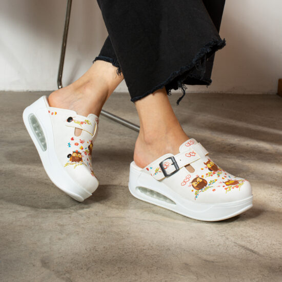 Alternative view of Дамско анатомично работно сабо на платформа