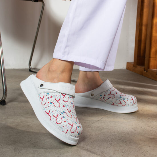 Професионално бяло работно сабо с каишка /