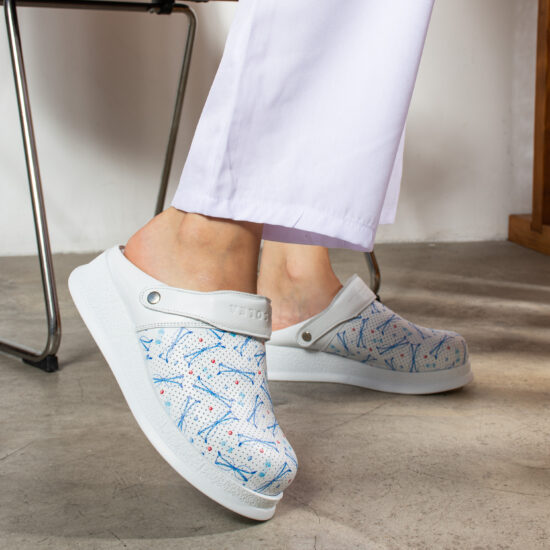 Alternative view of Професионално бяло  работно сабо с каишка