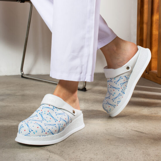 Професионално бяло работно сабо с каишка /