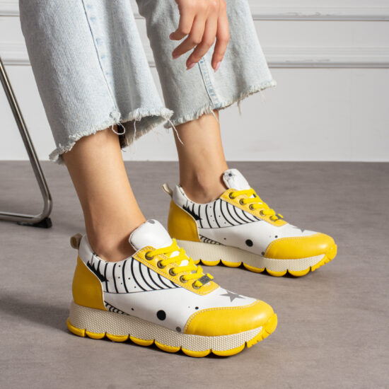 Дамски цветни маратонки с оригинален дизайн /