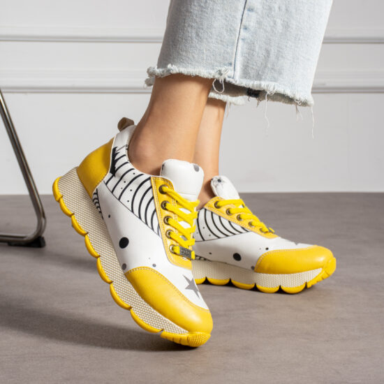 Дамски цветни маратонки с оригинален дизайн /