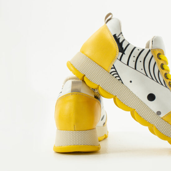 Дамски цветни маратонки с оригинален дизайн /