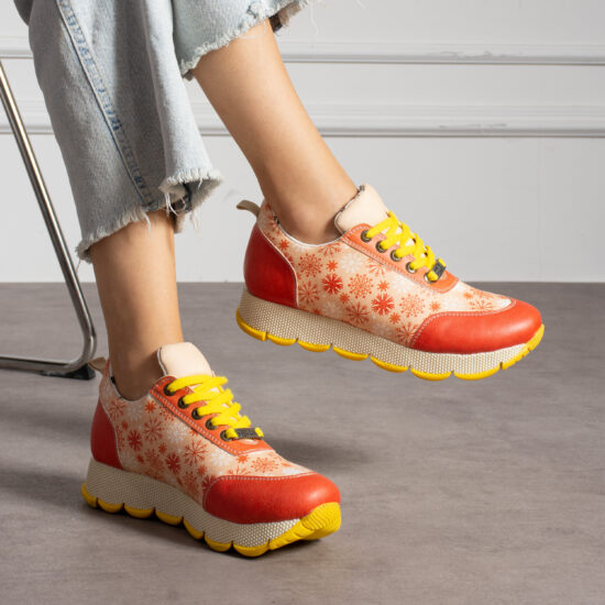 Alternative view of Дамски цветни маратонки с оригинален дизайн