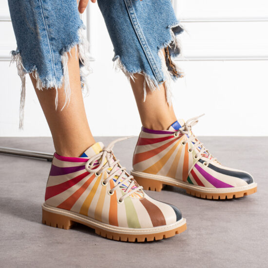 Дамски боти с многоцветен принт от естествена кожа /