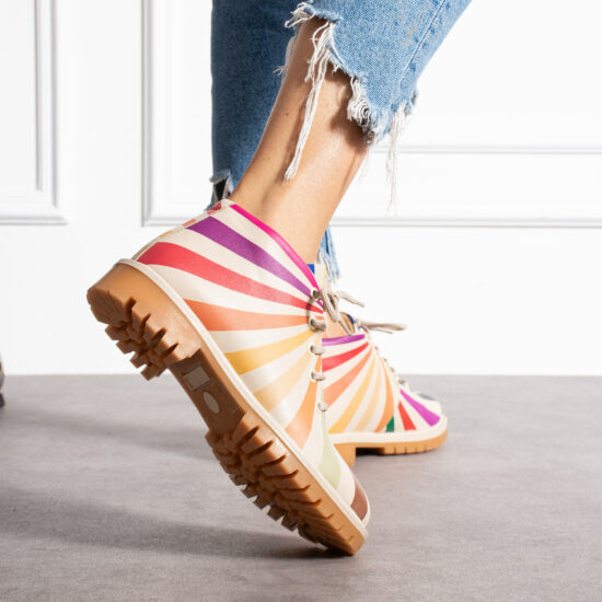 Дамски боти с многоцветен принт от естествена кожа /