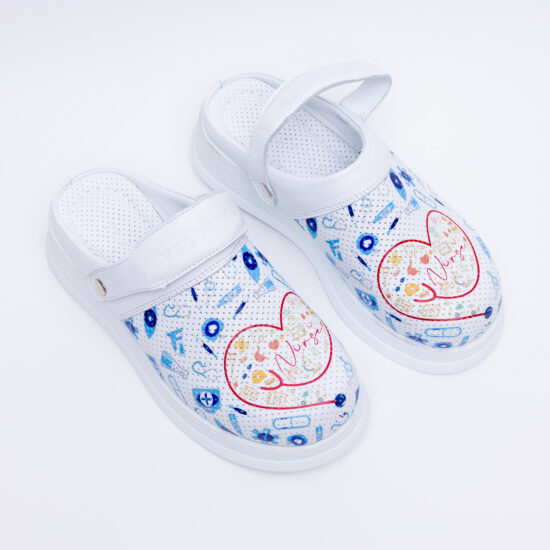 Бяло медицинско сабо от естествена кожа с каишка /