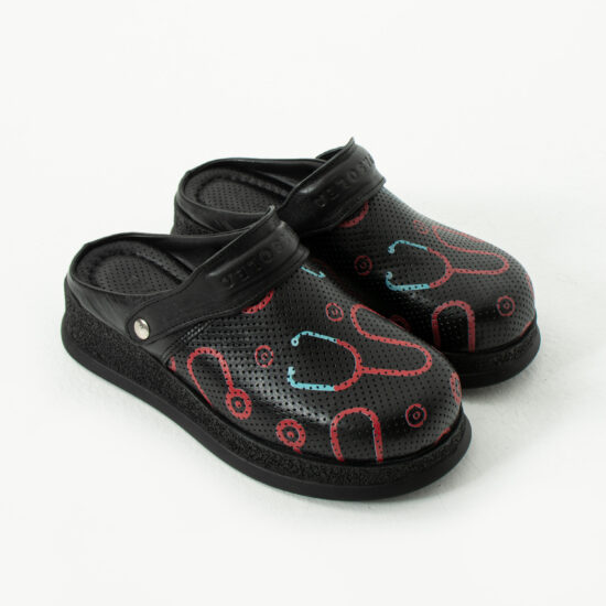 Nocturnia Черно медицинско сабо от естествена кожа с каишка /