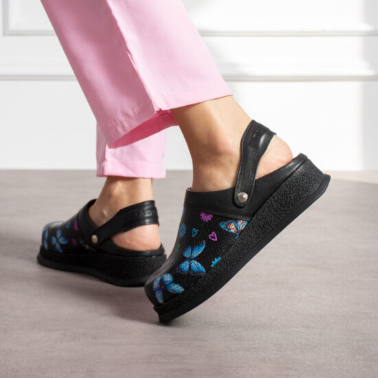 Черно анатомично сабо от естествена кожа с каишка /