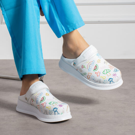 Alternative view of Бяло анатомично сабо от естествена кожа с каишка