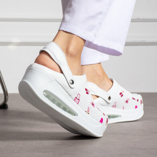 Анатомично кожено сабо на платформа с каишка /