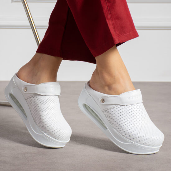 Анатомично кожено сабо на платформа с каишка /