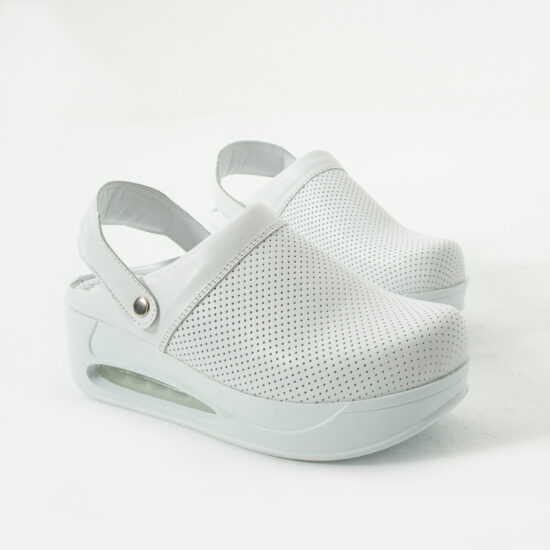 Анатомично кожено сабо на платформа с каишка /