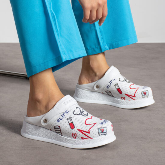 Бяло медицинско анатомично сабо от естествена кожа /