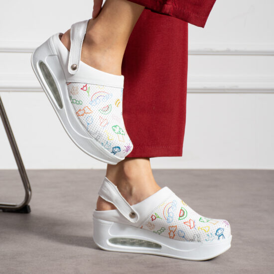 Анатомично кожено сабо на платформа с каишка /