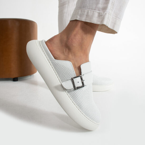 Alternative view of Бяло мъжко сабо от естествена кожа с катарама