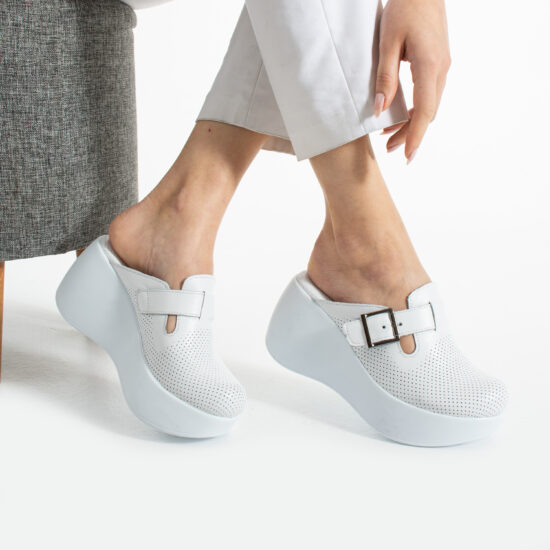 Дамско бяло анатомично сабо на висока платформа от естествена кожа /