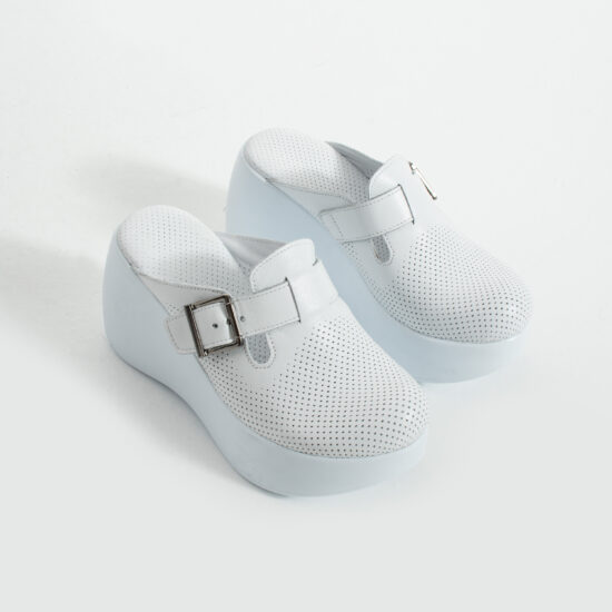 Дамско бяло анатомично сабо на висока платформа от естествена кожа /