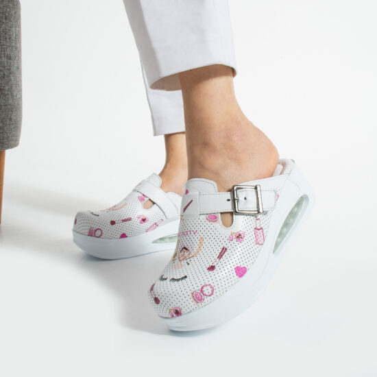 Бяло анатомично сабо от естествена кожа с платформа за козметици /