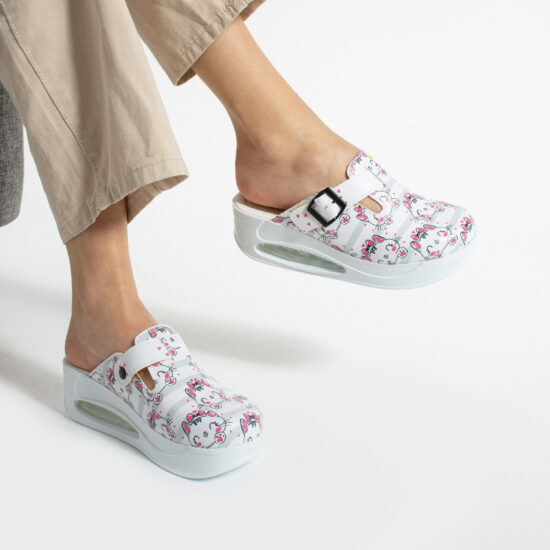 Kitty Love Дамско цветно анатомично работно сабо на платформа /