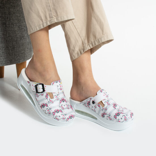 Kitty Love Дамско цветно анатомично работно сабо на платформа /