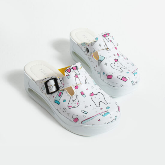 Дамско работно сабо на платформа за зъболекари /