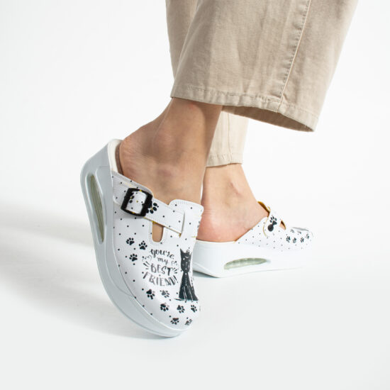 Дамско цветно анатомично работно сабо на платформа /