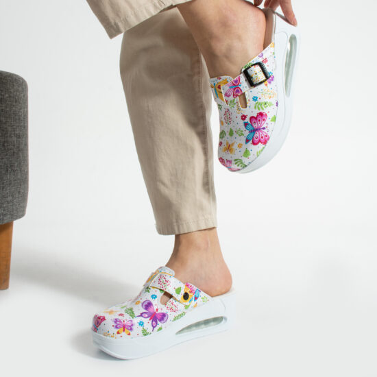 Дамско цветно анатомично работно сабо на платформа /