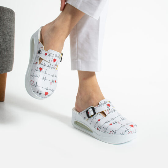 Дамско медицинско работно сабо на платформа /