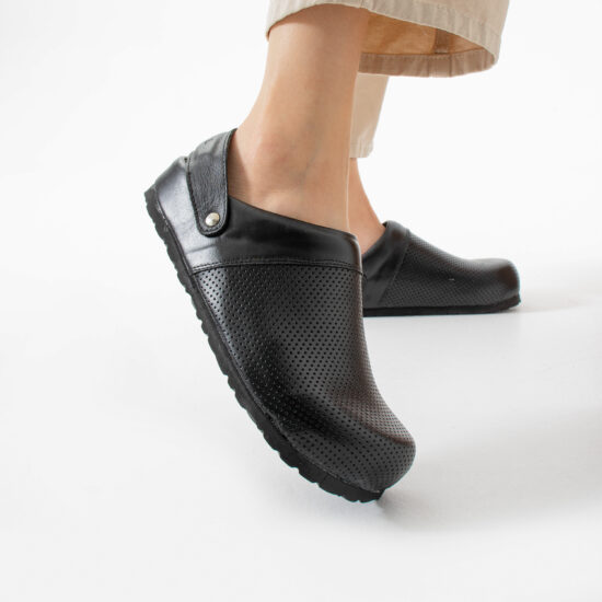 Дамски черни ортопедични чехли от естествена кожа /