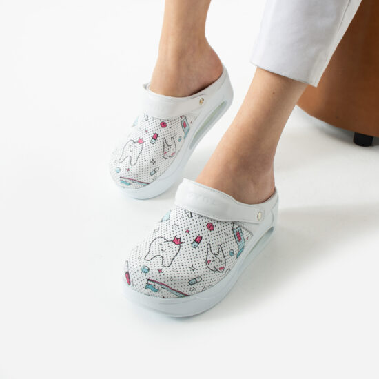 Toothy Анатомично сабо от естествена кожа с платформа за зъболекари /