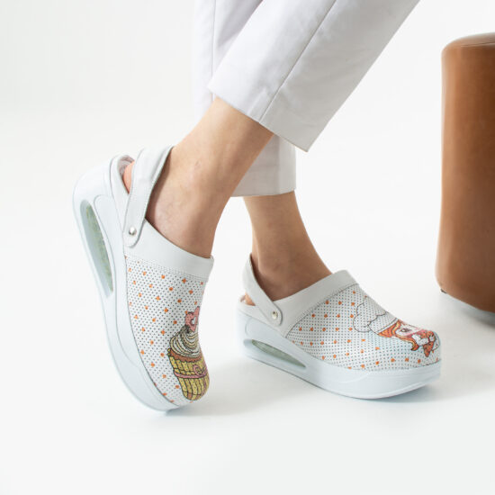 Анатомично сабо от естествена кожа с платформа за кухня /