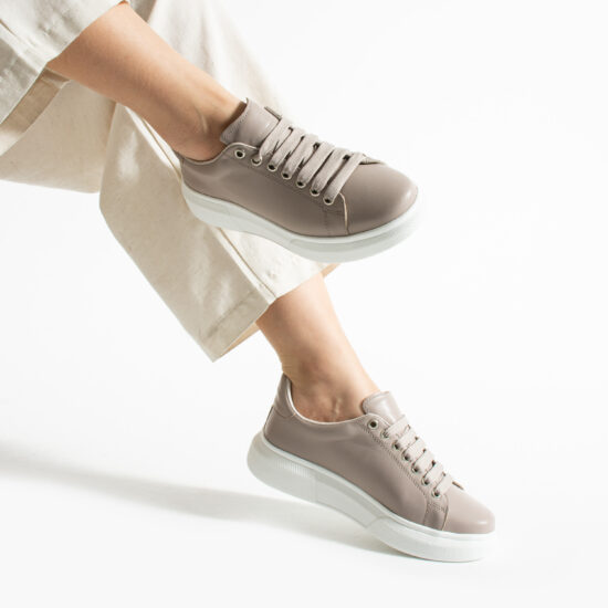 Alternative view of Дамски анатомични сиво-кафяви кецове от естествена кожа