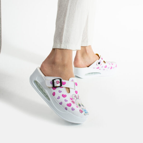 Дамско цветно анатомично работно сабо на платформа /