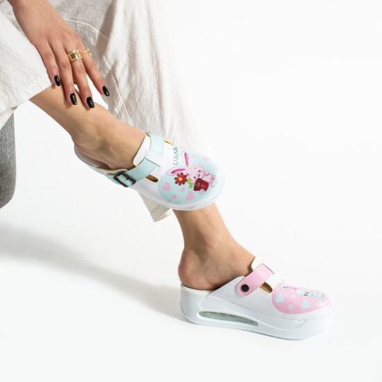 Alternative view of Дамско цветно анатомично работно сабо на платформа