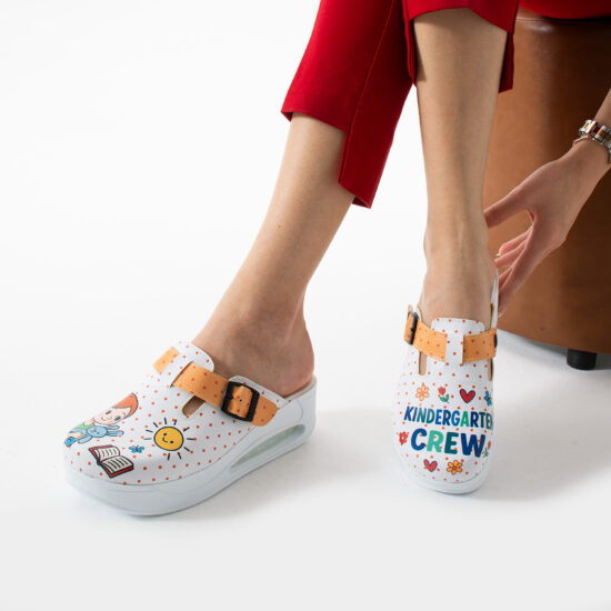 Alternative view of Дамско анатомично сабо на платформа за детска градина