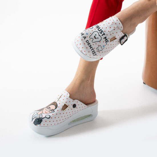 Alternative view of Дамско анатомично сабо на платформа за зъболекар