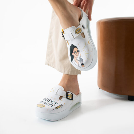 Дамско анатомично сабо на платформа за естетичен център /