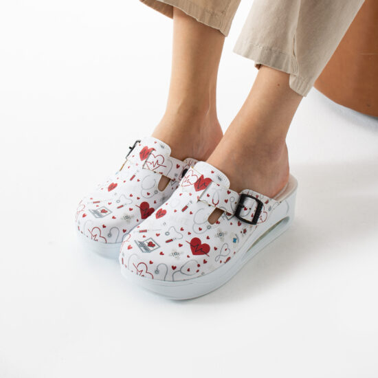 Дамско анатомично медицинско сабо на платформа /