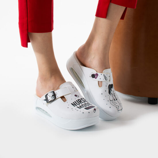 Дамско анатомично медицинско сабо на платформа /