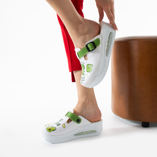 Дамско анатомично сабо на платформа за кухня /