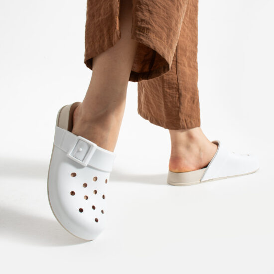 Alternative view of Бели дамски гумени чехли сабо с дупки