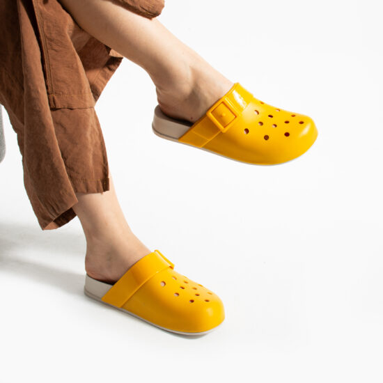 Alternative view of Оранжеви дамски гумени чехли сабо с дупки